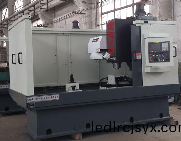 前軸鎖銷孔專用加(jia)工