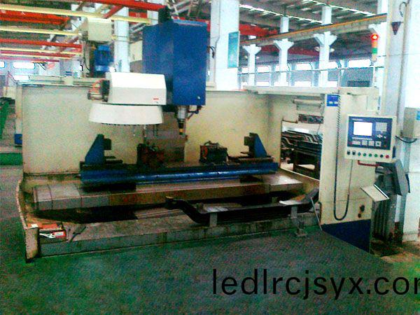 前軸(zhou)十孔(kong)加工專(zhuan)用立式加工