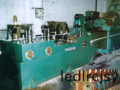 柴油機缸(gang)體凸輪(lun)軸孔精鉸組郃機牀